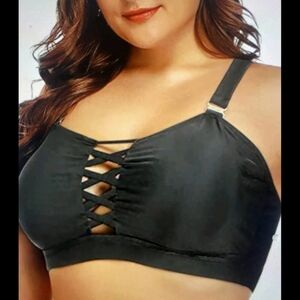 NWT Daci womens black bikini top size 12. Adjustable straps, supportive, sexy